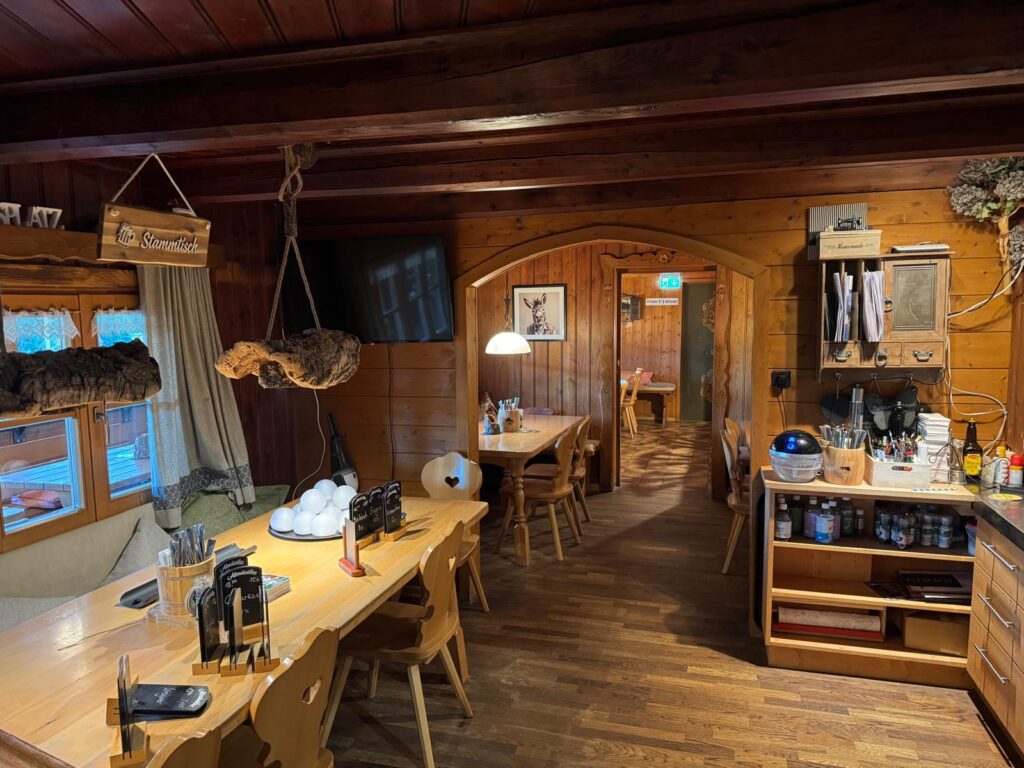 Stube in der Waldherralm